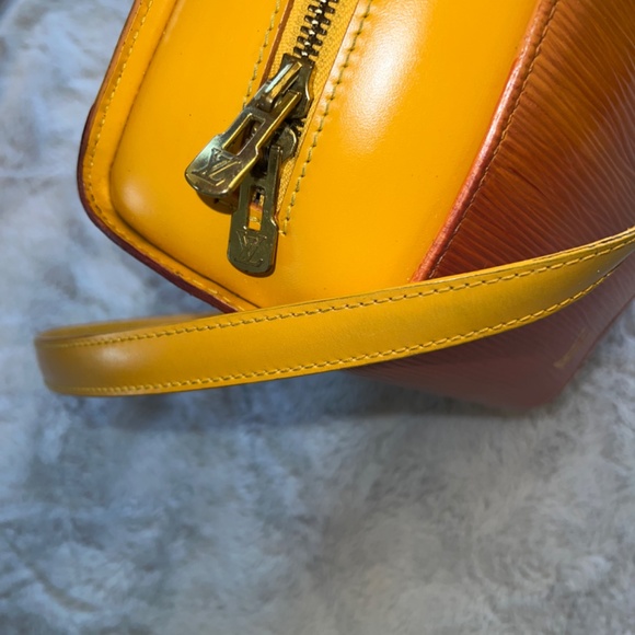 Authentic Louis Vuitton Mabillon Backpack Epi Leather - Picture 7 of 10